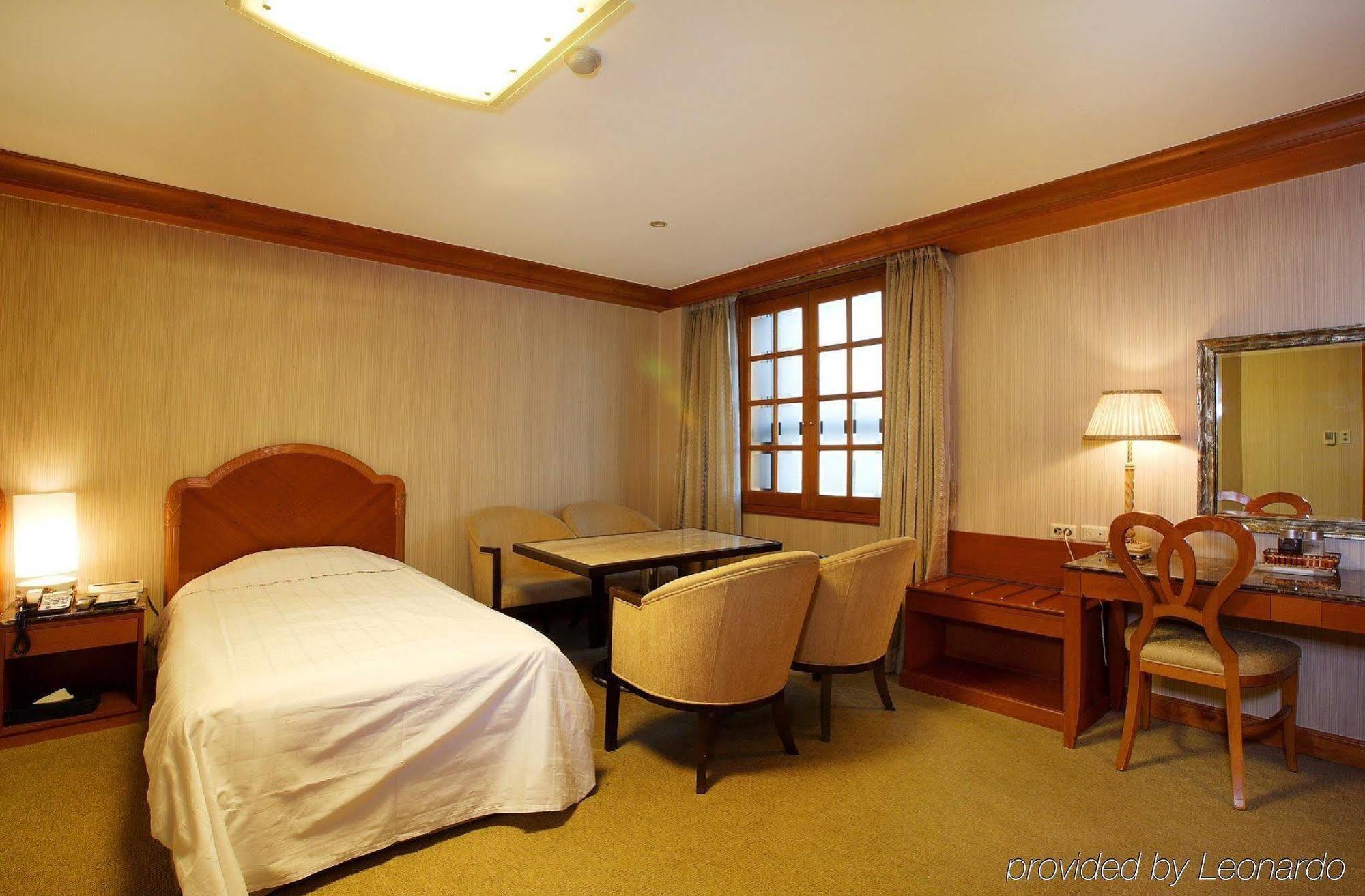 Karak Tourist Hotel Seoul Exterior photo